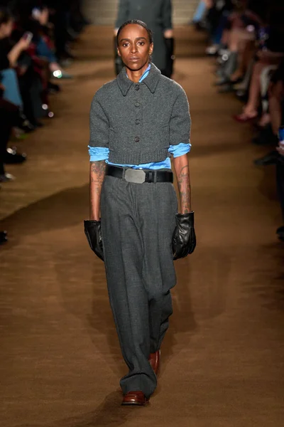 Look 13